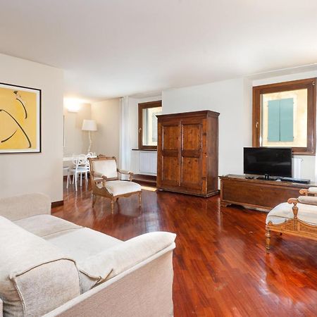 Cozy 2 Bedroom In The Heart Of Verona Buitenkant foto